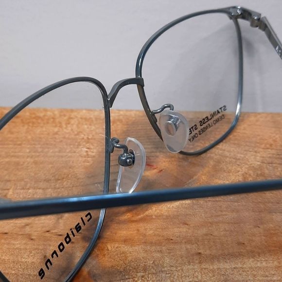 VINTAGE CLAIBORNE Eyeglass Frame, stainless steel, metal full rim, 54-15-140 rx - Picture 5 of 7